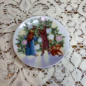 Vintage Christmas Porcelain Trinket Plate – Children Decorating Tree